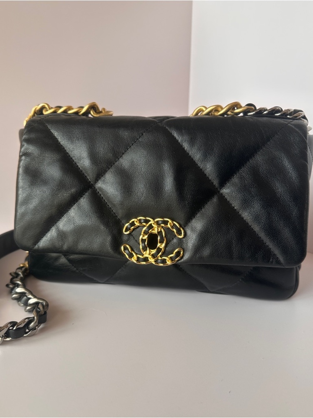 CHANEL 19 Medium Flap Black Goatskin | Excellent | Full Set | Authenticated - Picture 8 of 17